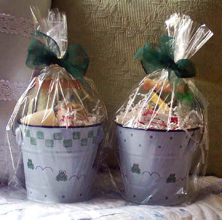 gift_tin_frog.jpg (104062 bytes)