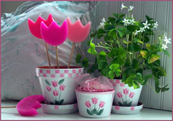 tulip_pink_candles.jpg (86390 bytes)